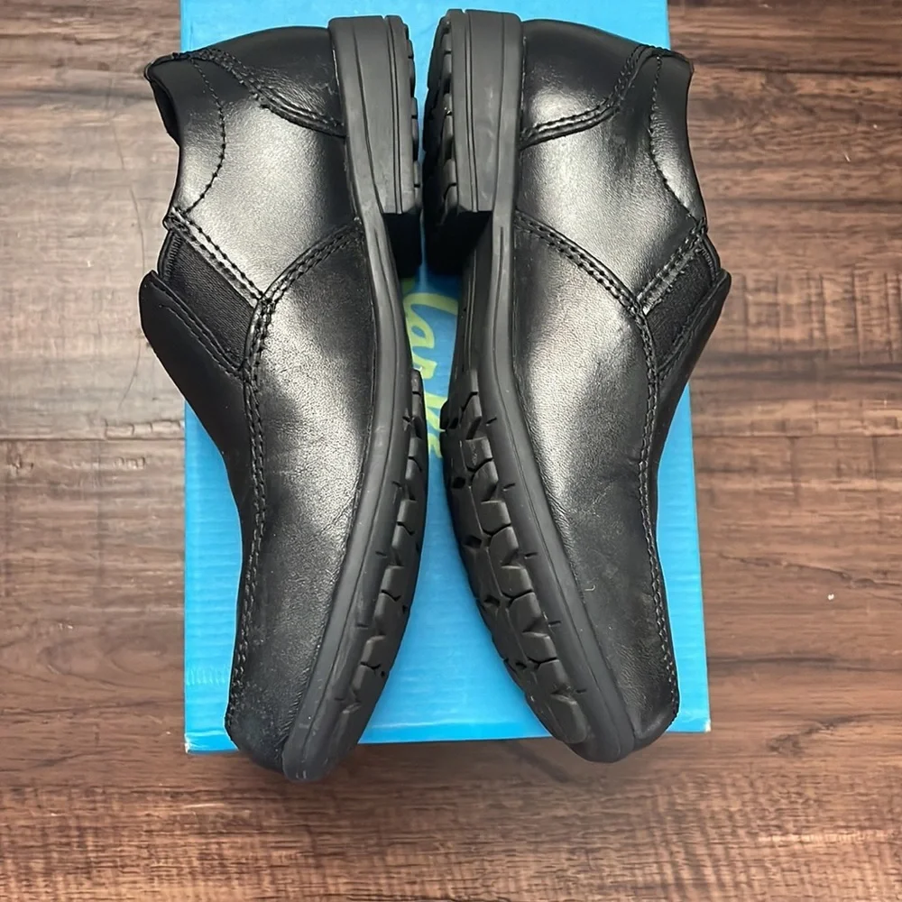Clark’s Kori Step INF loafers, EUC
